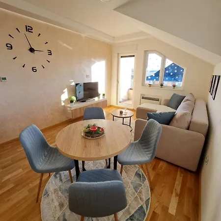 Sky View Apartament *